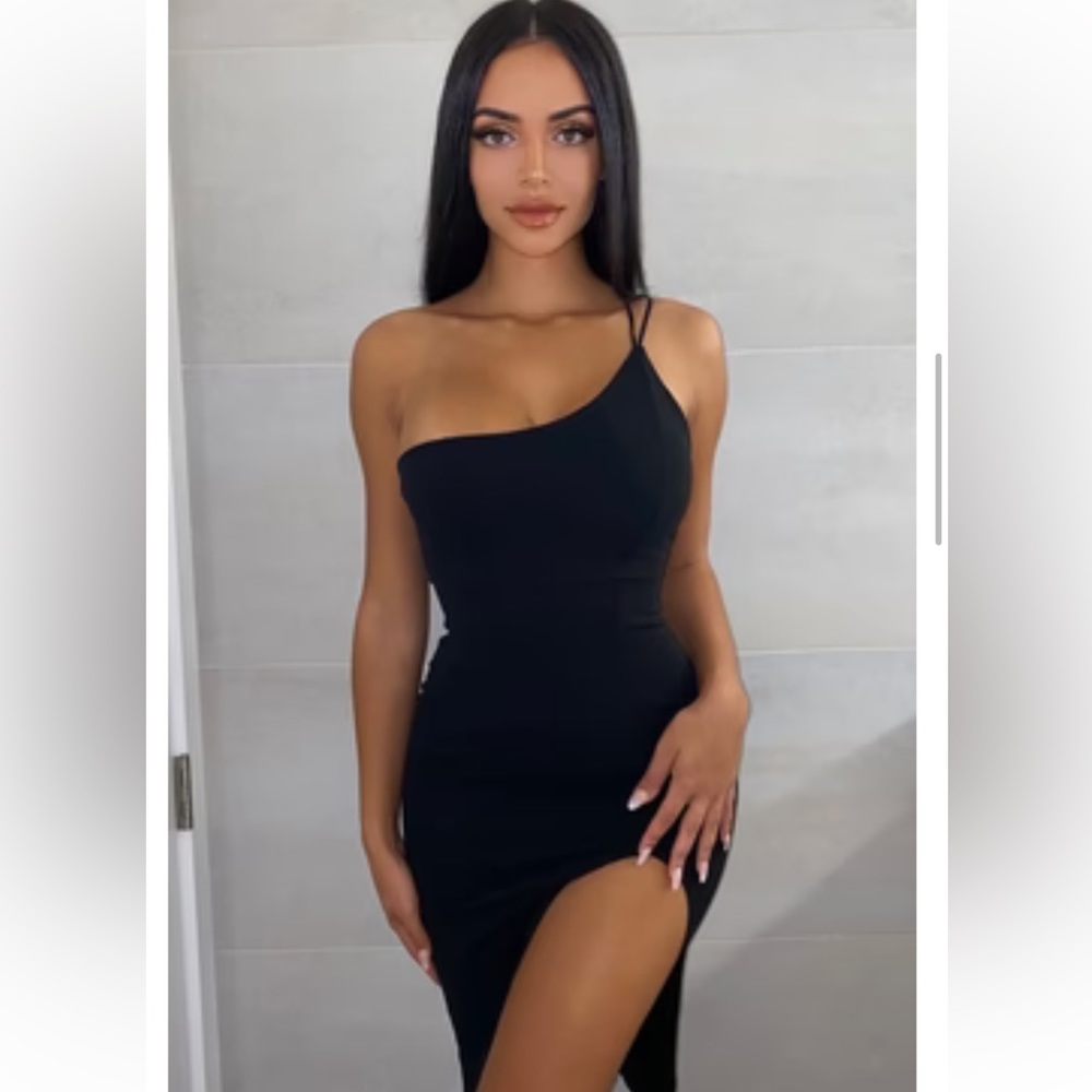 Fashion Nova: Black Dress Size: Medium